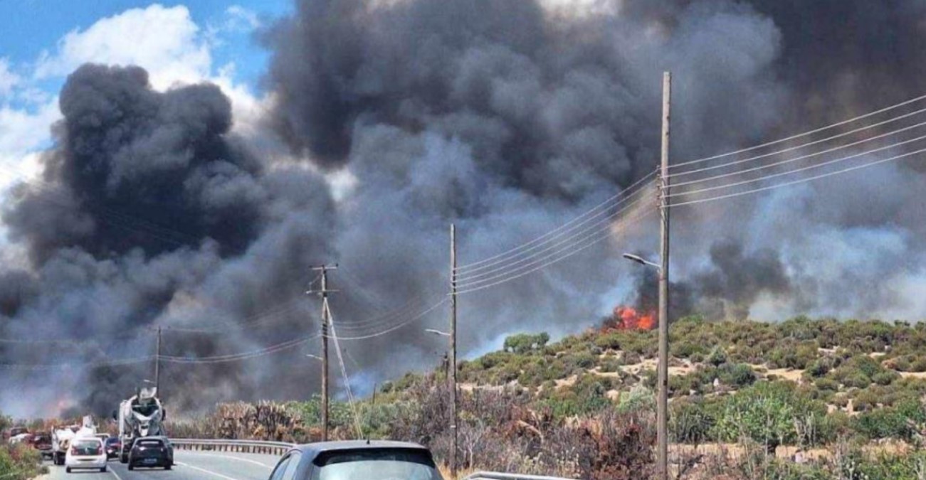 Πυρκαγιά στον Άγιο Συλά: Επιχειρούν για πλήρη κατάσβεση - Ξεκίνησαν ρίψεις νερού τα εναέρια μέσα