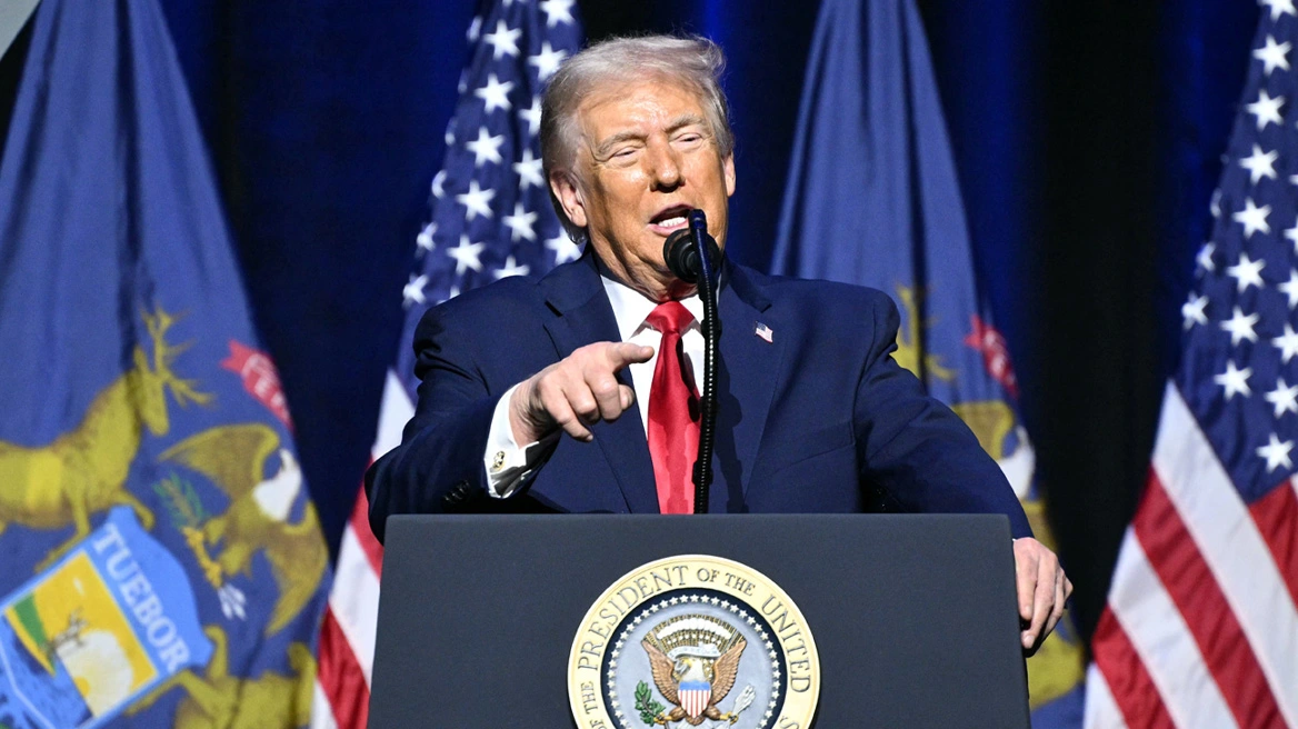 Τραμπ: Αρνήθηκε να αποκαλύψει ποια είναι η βοήθεια «καθ' οδόν» - «Θα πρέπει να το καταλάβετε μόνοι σας»