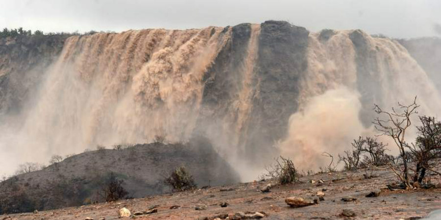 Κυκλώνας χτύπησε την έρημο και δημιούργησε τόνους λάσπης - VIDEO