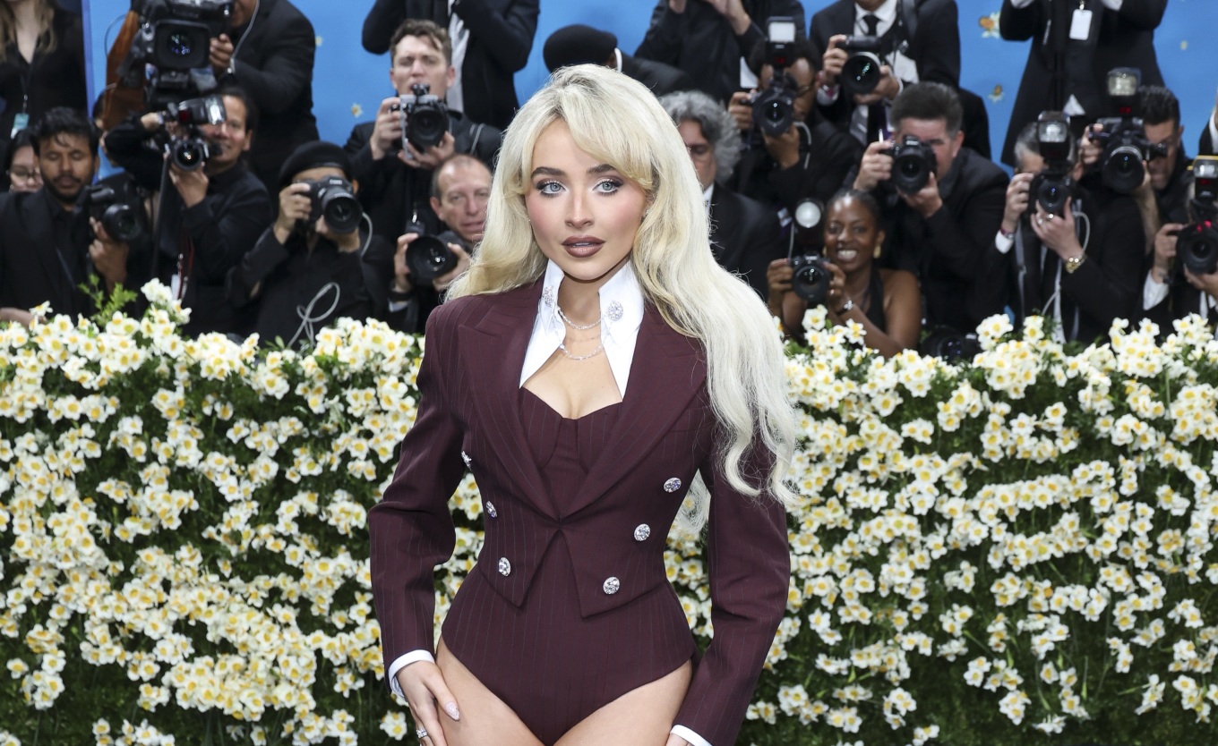 VIDEO: Καβγάς της Σαμπρίνα Κάρπεντερ με τον Λευκό Οίκο