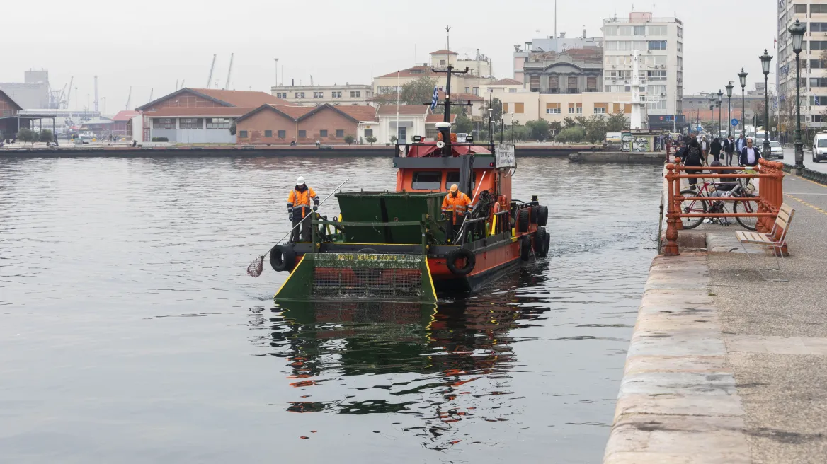 Φρίκη στη Θεσσαλονίκη: 41χρονος κατήγγειλε ότι τον βίασαν ομαδικά έξι άτομα, τον ξυλοκόπησαν και τον πέταξαν στον Θερμαϊκό