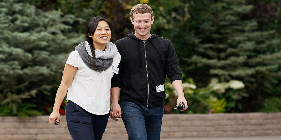 Mark Zuckerberg στην τοποθεσία Παρθενώνας- ΦΩΤΟΓΡΑΦΙΑ με τη σύζυγο και φόντο τον ναό