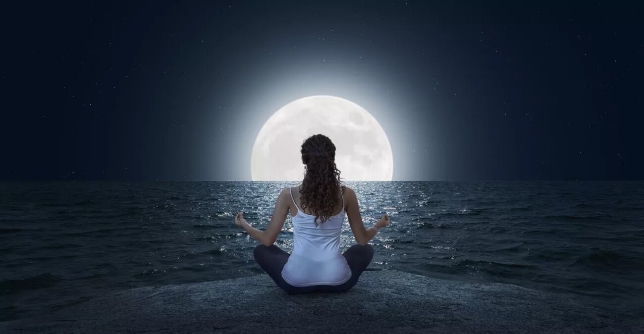 Πανσέληνος: Το σπάνιο «μπλε φεγγάρι» του Αυγούστου – Πώς επηρεάζει ύπνο, διάθεση και συμπεριφορά