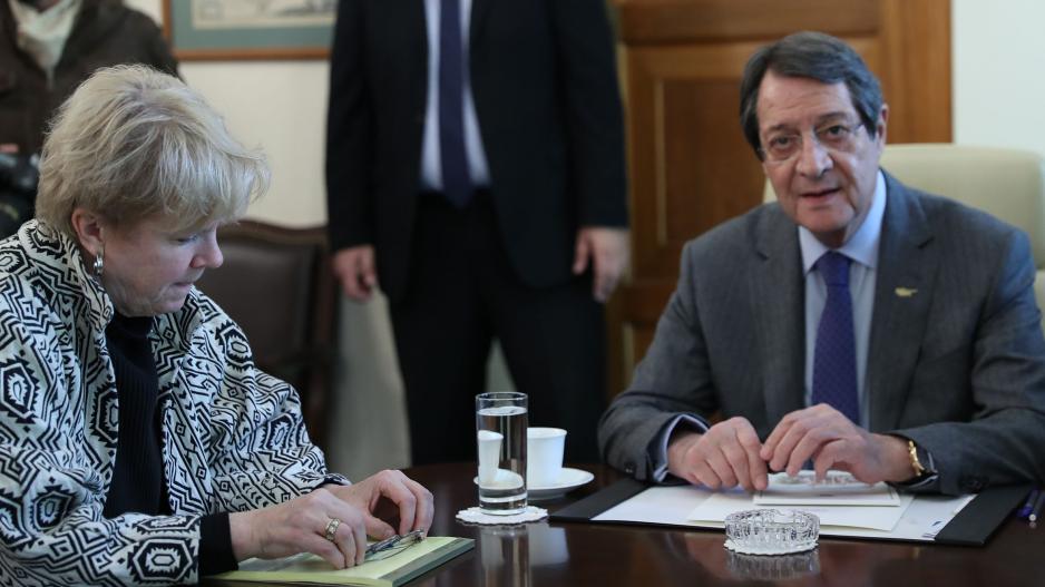 Τηλεφωνική επικοινωνία Προέδρου - Λουτ για την συνάντηση με Ακιντζί - Πρόθεσή της να έρθει στην Κύπρο
