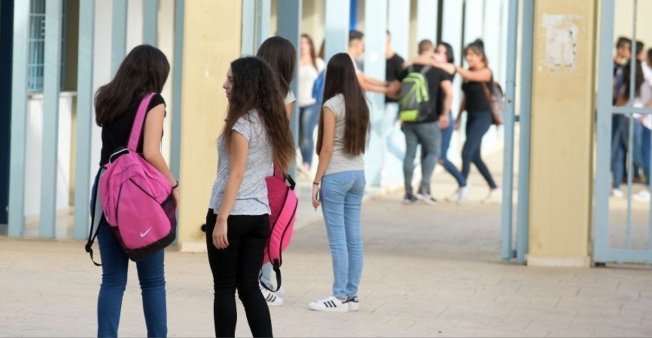 120.000 μαθητές επιστρέφουν στα θρανία – Σχεδόν πλήρης η στελέχωση, προχωρά η εγκατάσταση κλιματιστικών