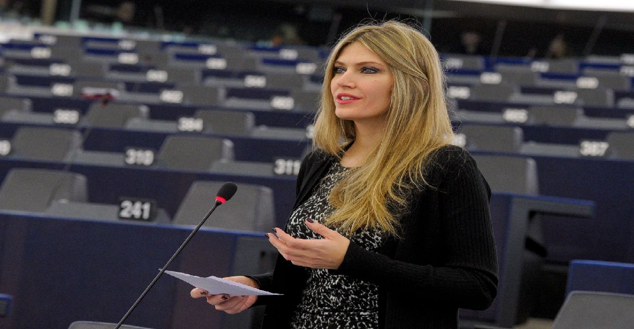 Σκάνδαλο στο Ευρωκοινοβούλιο: Το ΠΑΣΟΚ διέγραψε την Καϊλή - Έρευνα για την υπόθεση του Κατάρ