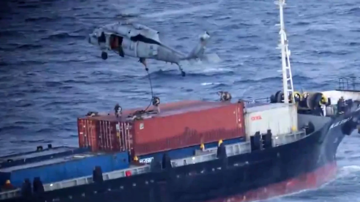 Νέο ρεσάλτο Αμερικανών πεζοναυτών σε εμπορικό πλοίο μεταφοράς κοντέινερ στην Αραβική Θάλασσα