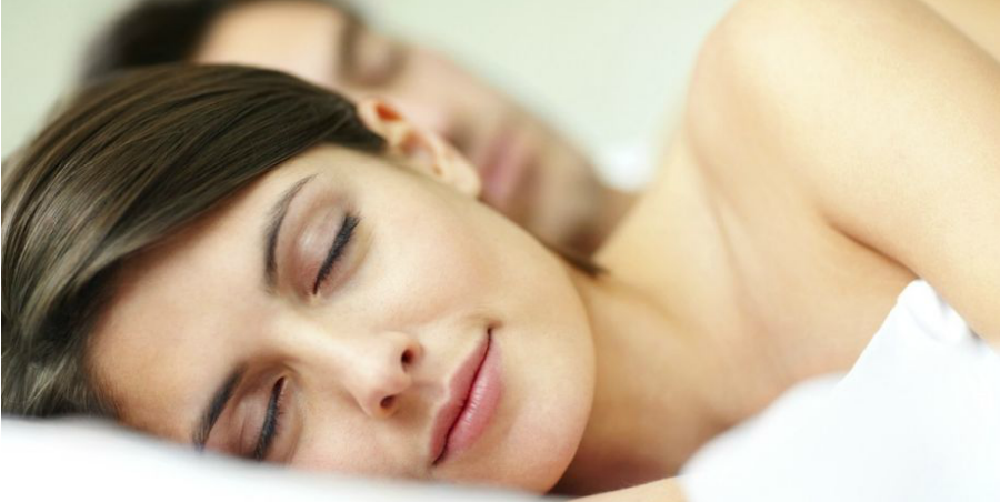 Τα ζευγάρια που κοιμούνται στο ίδιο κρεβάτι συγχρονίζουν τις συνήθειες του ύπνου τους, σύμφωνα με έρευνα