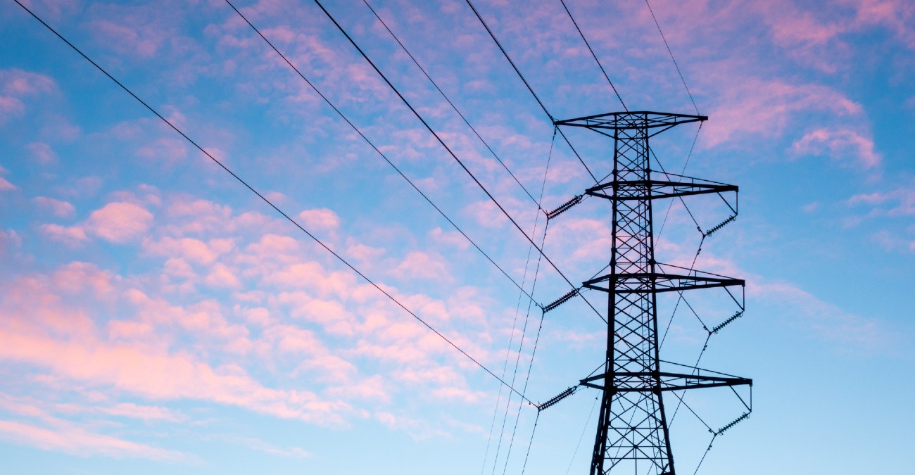 Θετικές προβλέψεις: Εκτιμήσεις ότι θα μειωθεί η τιμή του ηλεκτρισμού το 2025 αν λειτουργήσει το τερματικό ΦΑ το 2024