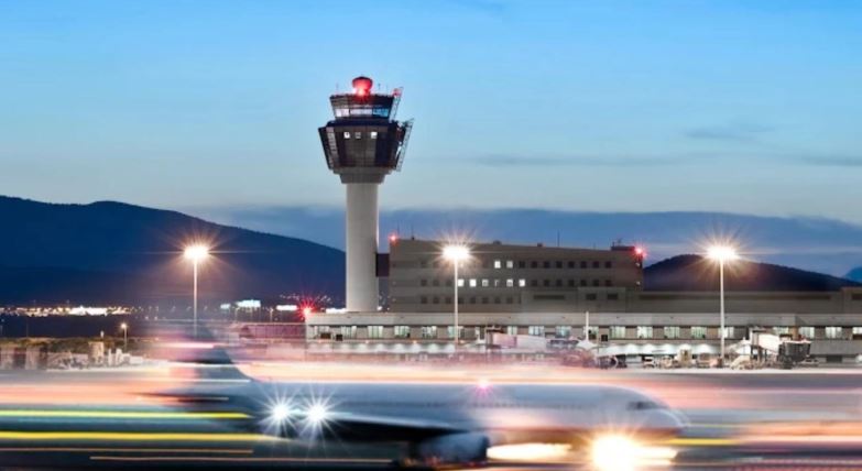Ταξιδεύεις συχνά με αεροπλάνο; Η πρόταση που μπορεί να σου κοστίσει ακριβά – Ποιοι εξαιρούνται