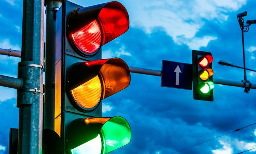 Νέα «έξυπνα» φώτα σε 15 διασταυρώσεις σε Λευκωσία και Λεμεσό – Προκήρυξε διαγωνισμό το Υπ. Μεταφορών