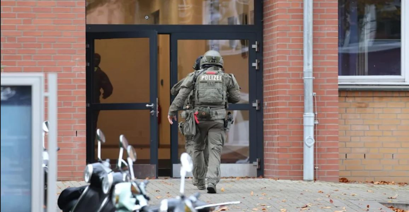 Συναγερμός σε σχολείο στο Αμβούργο - Αναφορές για δύο ένοπλους μέσα σε τάξη