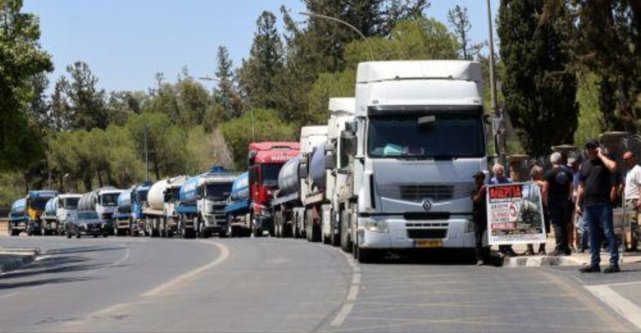 «Υγειονομική βόμβα» στη Λεμεσό: Στο Προεδρικό με τα βυτιοφόρα οι βοθροκαθαριστές – Δείτε βίντεο