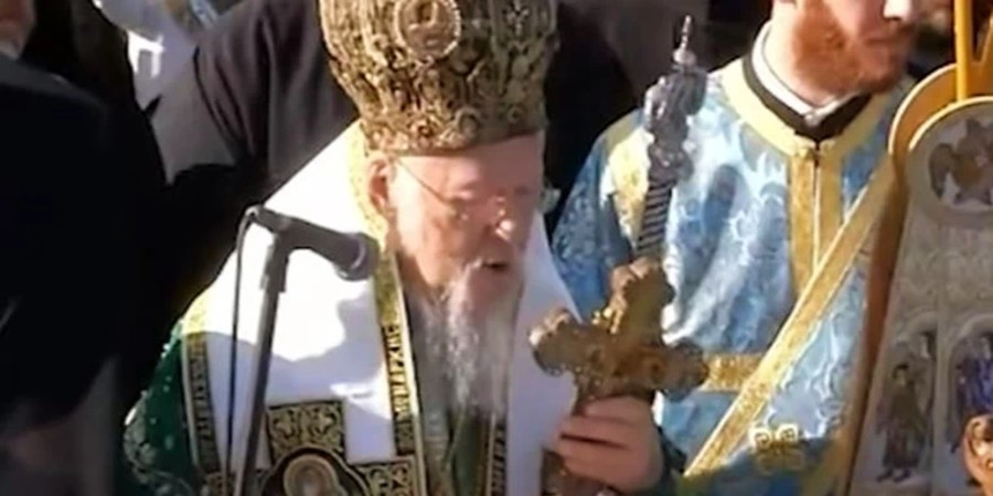 Πατριάρχης Βαρθολομαίος: Συγκίνηση στο Φανάρι - Αγιασμός των υδάτων στον Βόσπορο - ΒΙΝΤΕΟ