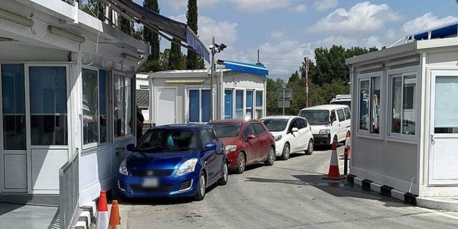 Εμπόριο καπνού και τσιγάρων από τα κατεχόμενα – Κατάσχεσαν δεκάδες κούτες και τα οχήματα των οδηγών – Βαρύ το πρόστιμο - Φωτογραφίες