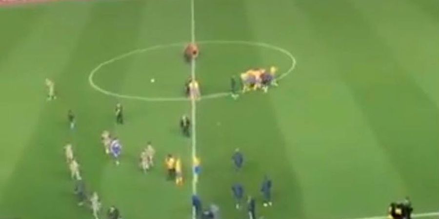 Αντιπαράθεση μεταξύ παικτών του ΑΠΟΕΛ μετά τη λήξη του αγώνα  – Το σκηνικό στο ΓΣΠ - ΒΙΝΤΕΟ