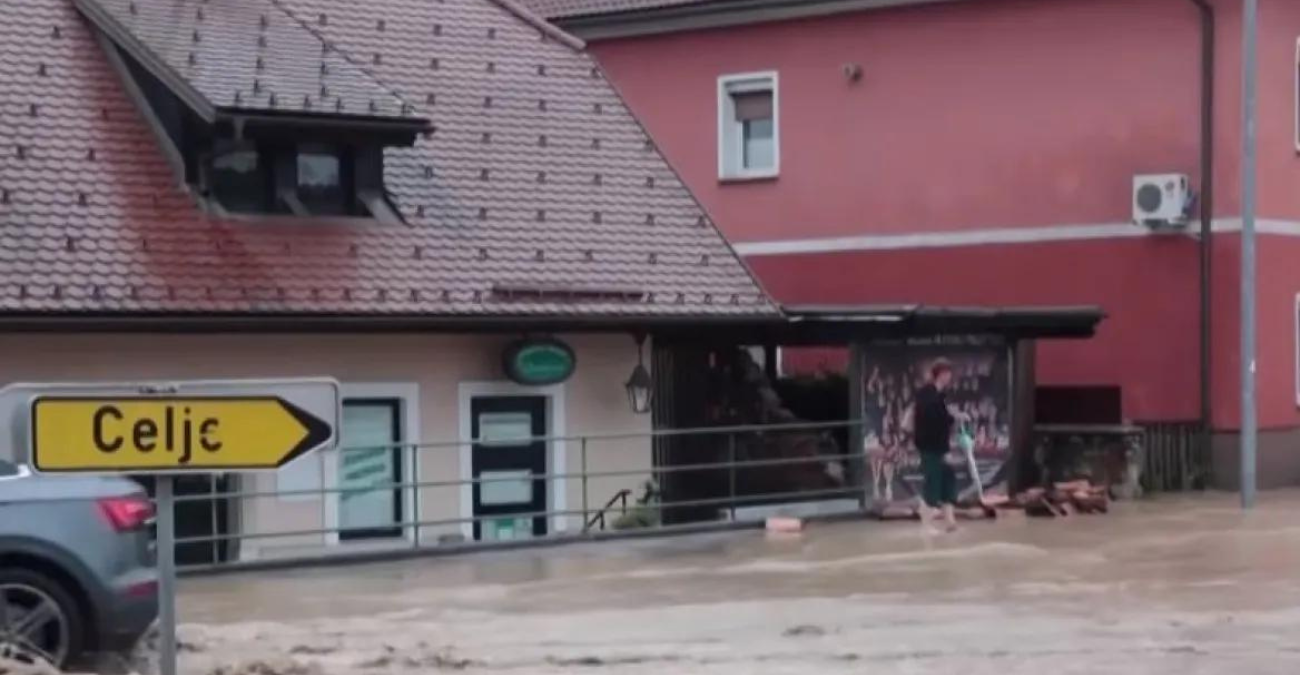 Σλοβενία: Τρεις νεκροί από τις σφοδρές βροχοπτώσεις - Εκκενώθηκαν περιοχές