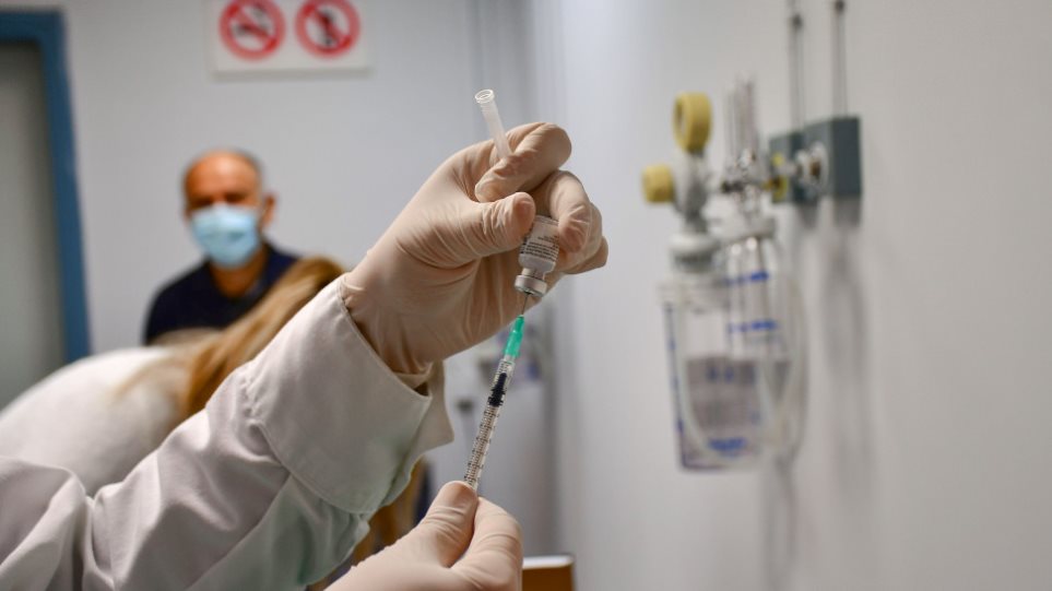 Κύπρος: Αρχίζουν οι εμβολιασμοί για εποχική γρίπη, Covid και RSV – Ποιοι οι δικαοίχοι και όσα πρέπει να ξέρετε 