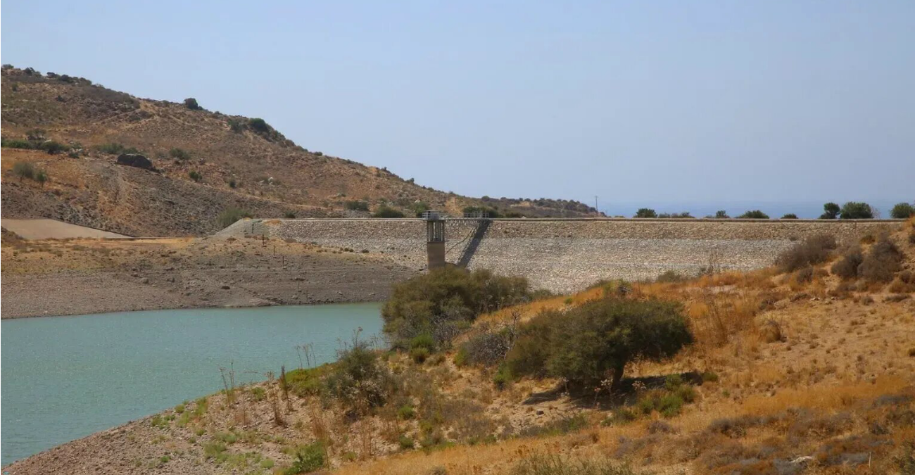 Απαντά στις καταγγελίες πολιτών ο ΕΟΑ Πάφου: «Καμία αλλοίωση στο πόσιμο νερό»