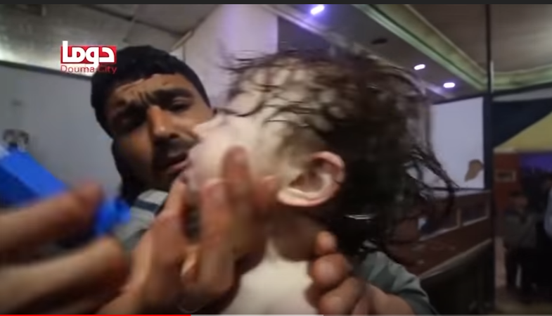 Παιδιά κλαίνε, δεν μπορούν να αναπνεύσουν- Bίντεο μετά απο επίθεση με χημικα στη Συρία