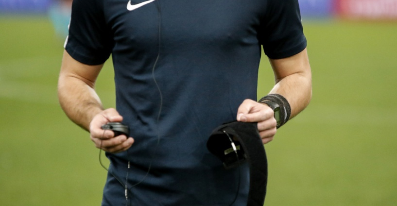 Διαιτητής κατηγορείται ότι δωροδοκούσε άλλους ρέφερι για να... διευκολύνει τα στοιχήματα - Πέντε συλλήψεις