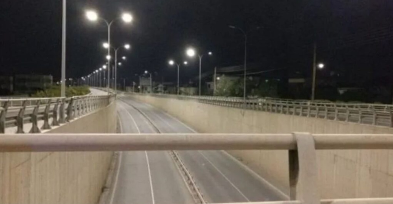 ΒΙΝΤΕΟ: Ασύλληπτο περιστατικό στον αυτοκινητόδρομο Λεμεσού: Οδηγούσε… με κινητό και λάπτοπ!