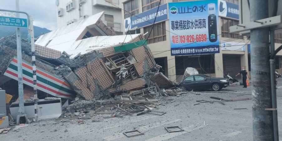 Σεισμός στην Ταϊβάν: Κατέρρευσαν σπίτια, πολλές οι ζημιές - Σοκαριστικές εικόνες και βίντεο