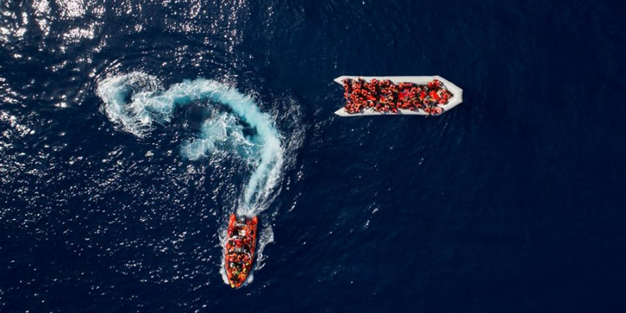 Σε κίνδυνο πλοίο με έγκυες, παιδιά και άρρωστους στην Μεσόγειο - Δεν ανταποκρίθηκαν να τους σώσουν 