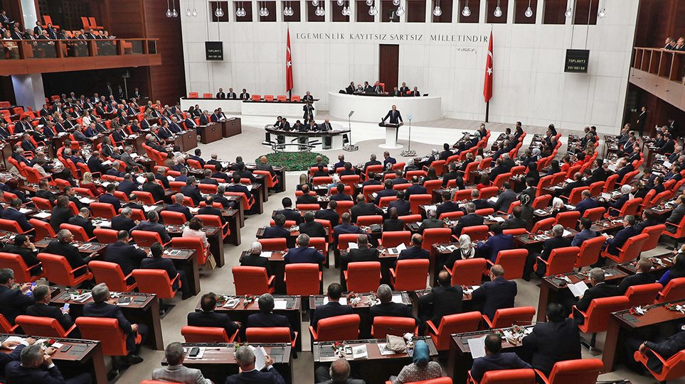 Υποβλήθηκε στην τουρκική Βουλή το υπόμνημα για τη Λιβύη και συνεδριάζει εκτάκτως