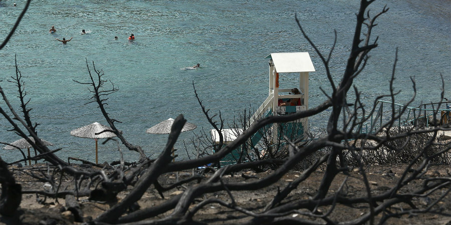MATI: Λουόμενοι στις παραλίες μια εβδομάδα μετά την τραγωδία – Απίστευτες ΦΩΤΟΓΡΑΦΙΕΣ