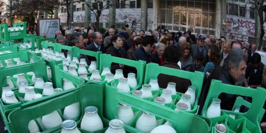 Καλούν σε μποϊκοτάζ φρέσκου-παστεριωμένου γάλακτος λόγω αύξησης τιμής