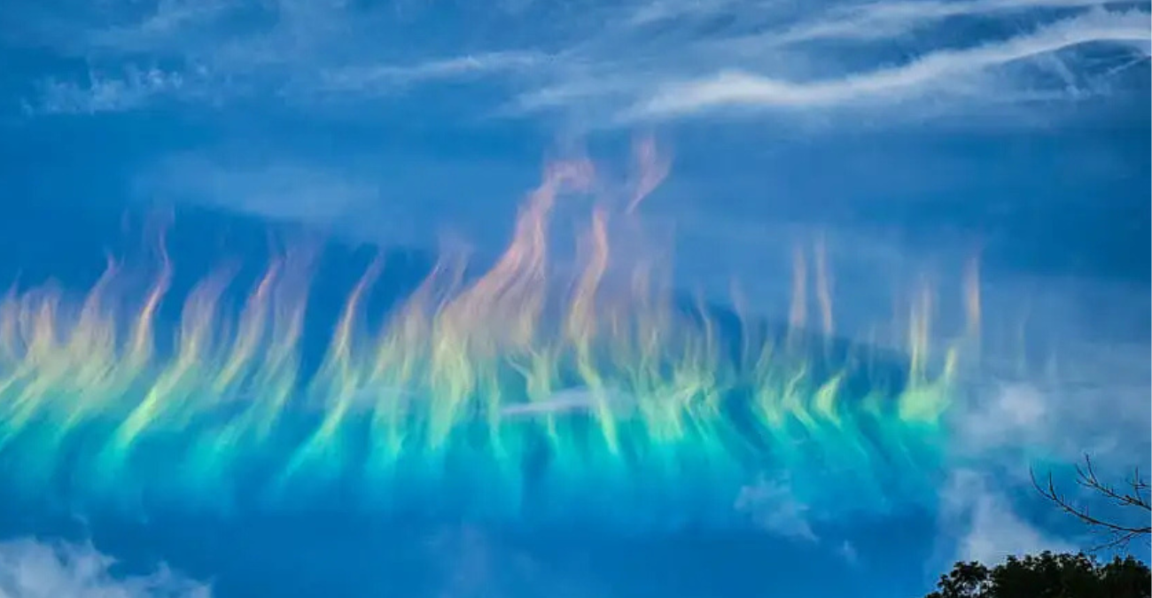 Εμφανίστηκαν θύσανοι στον ουρανό της Κύπρου; Το εντυπωσιακό φαινόμενο που τράβηξε τα βλέμματα στο Κολόσσι - Φωτογραφία