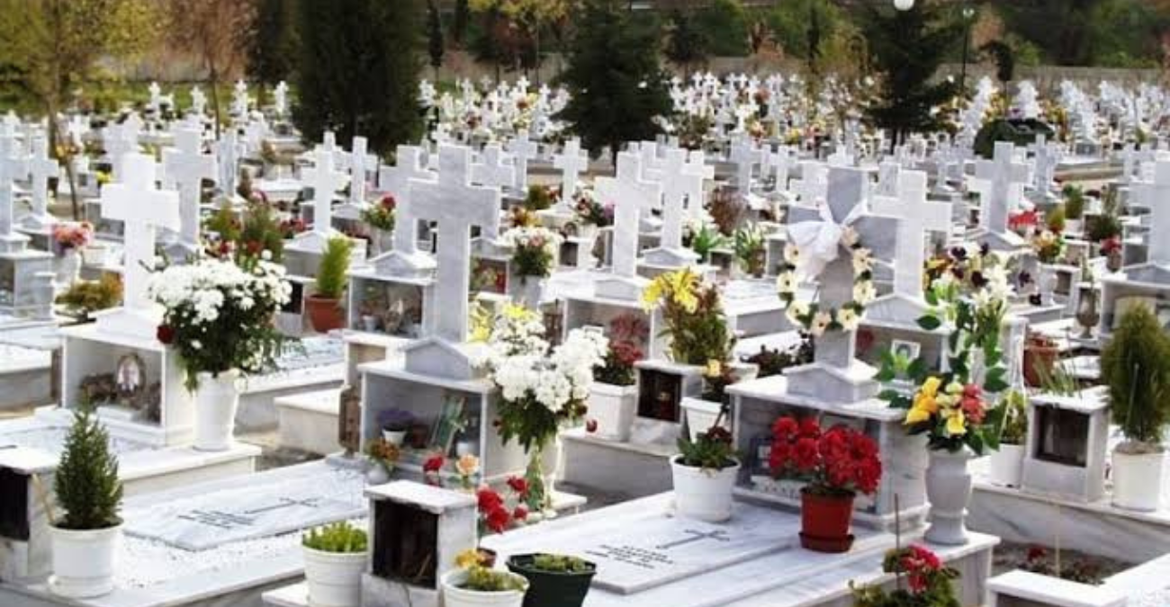 Εικόνα ντροπής σε κοιμητήριο της Λάρνακας: Πολίτης έμεινε άφωνος με αυτό που αντίκρισε - Φωτογραφία