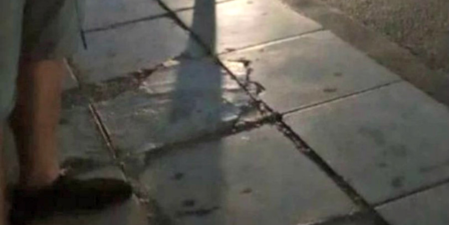 ΒΙΝΤΕΟ - Επιδειξίας στο Ηράκλειο αυνανίστηκε μπροστά σε κοπέλα στην στάση λεωφορείου