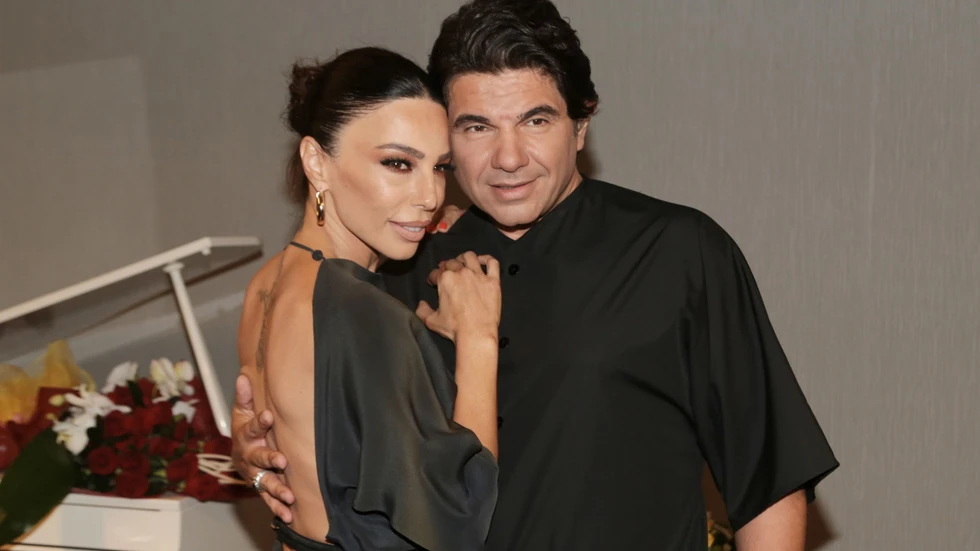 Κέλλυ Κελεκίδου – Νίκος Κουρκούλης: Η φωτογραφία και το μήνυμα μετά την απώλεια του κουμπάρου τους