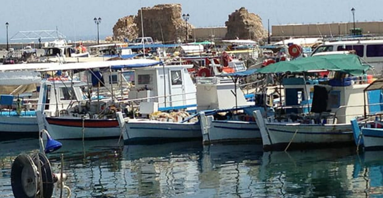 Ψαράδες σε απόγνωση: Ζημιές λόγω της κακοκαιρίας στα σκάφη τους στο Λιμανάκι
