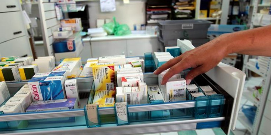 Υπουργός Υγείας: «Μειώνονται οι θυρίδες στα δημόσια φαρμακεία»