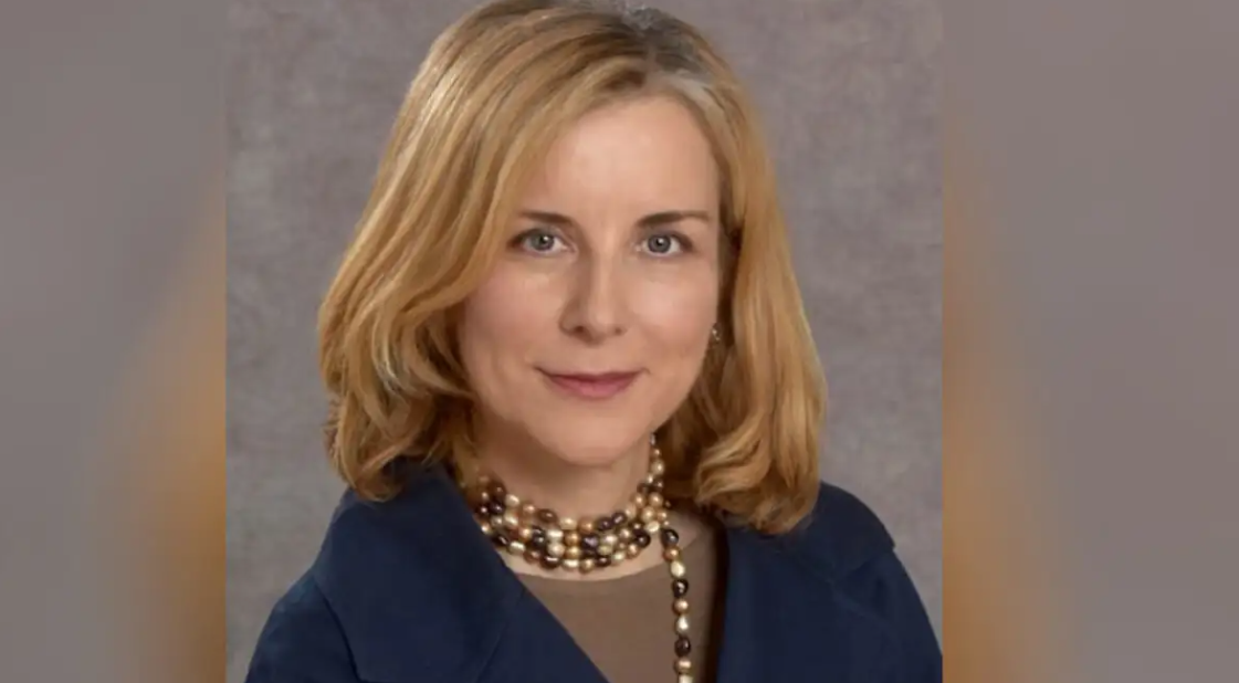 Απίστευτο: Καθηγήτρια κατηγορείται για μεγάλη απάτη - Έκανε σχέση με ηλικιωμένο για να της αγοράσει σπίτι στην... Αθήνα