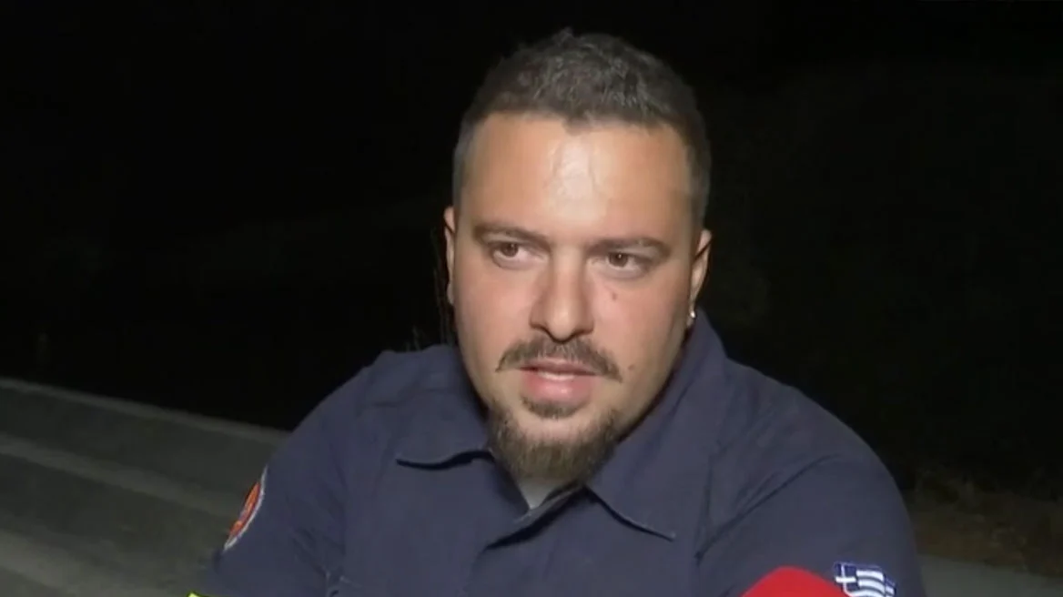 Φωτιές στη Ελλάδα: Τραγική ειρωνεία - Κάηκε το σπίτι εθελοντή πυροσβέστη την ώρα που ο ίδιος έσωζε τα σπίτια άλλων ανθρώπων