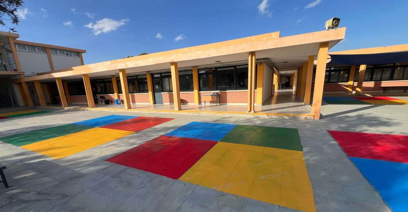 Συγκινητικό: Μαθητές με γονείς και δάσκαλους πήραν πινέλο στο χέρι και ομόρφυναν σχολείο – Δείτε φωτογραφίες