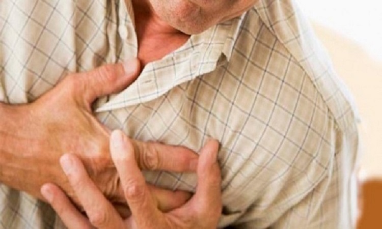 Πόνος στο στήθος: Πού αλλού μπορεί να οφείλεται εκτός από την καρδιά