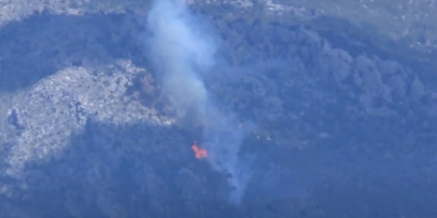 ΕΛΛΑΔΑ: Φωτιά στα Γεράνεια Όρη πάνω από το Λουτράκι