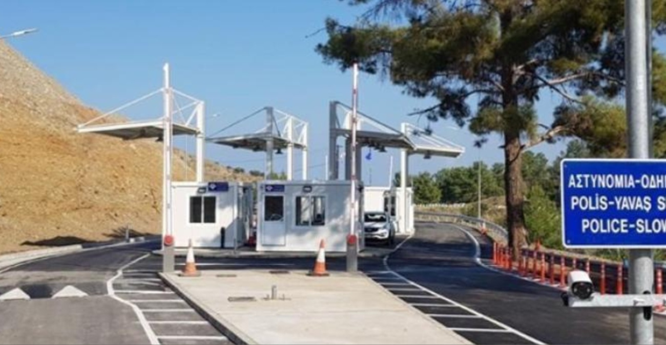 Εμποδίστηκε η διέλευση ελληνικής αντιπροσωπείας από το οδόφραγμα Ζώδιας – Τι καταγγέλλει ο κοινοτάρχης Κάτω Πύργου 