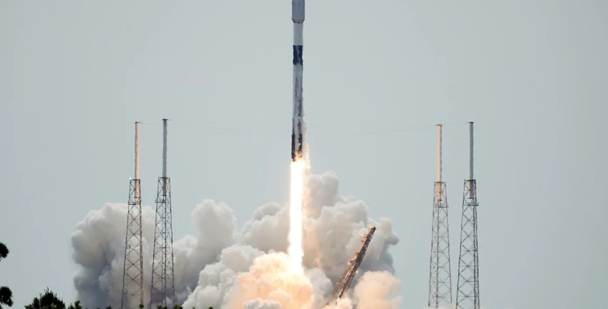 Προβλήματα με τους δορυφόρους του Starlink της SpaceX – 25.000 φορές κινδύνευσαν να συγκρουστούν σε έξι μήνες