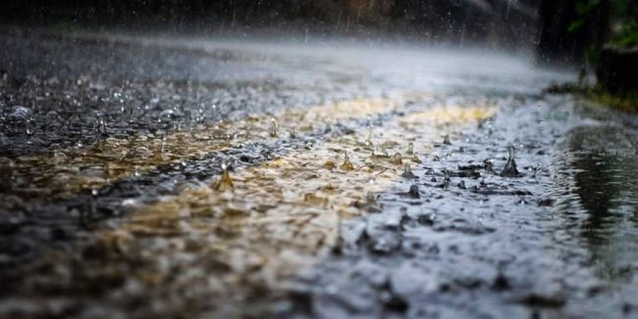 ΣΥΜΒΑΙΝΕΙ ΤΩΡΑ: Έντονη βροχόπτωση στον αυτοκινητόδρομο - Προσοχή από κατολισθήσεις