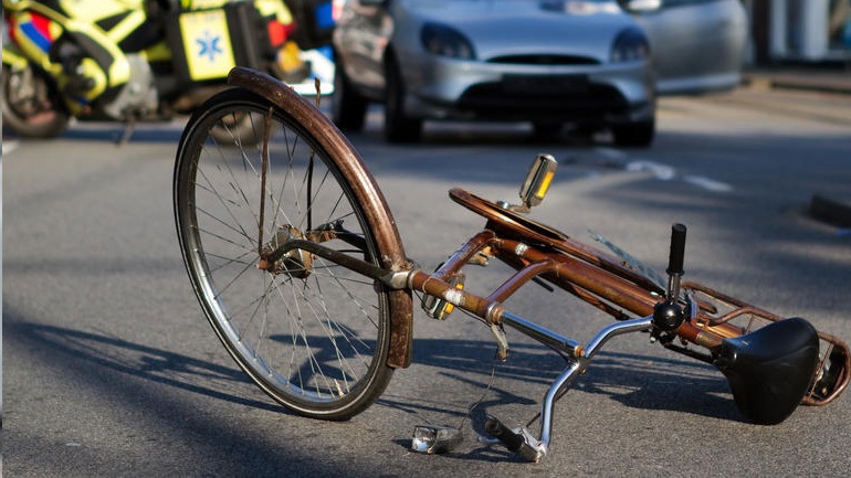ΤΡΟΧΑΙΟ ΚΛΗΡΟΥ: Σοβαρά ο ποδηλάτης- Kρανιοεγκεφαλική κάκωση