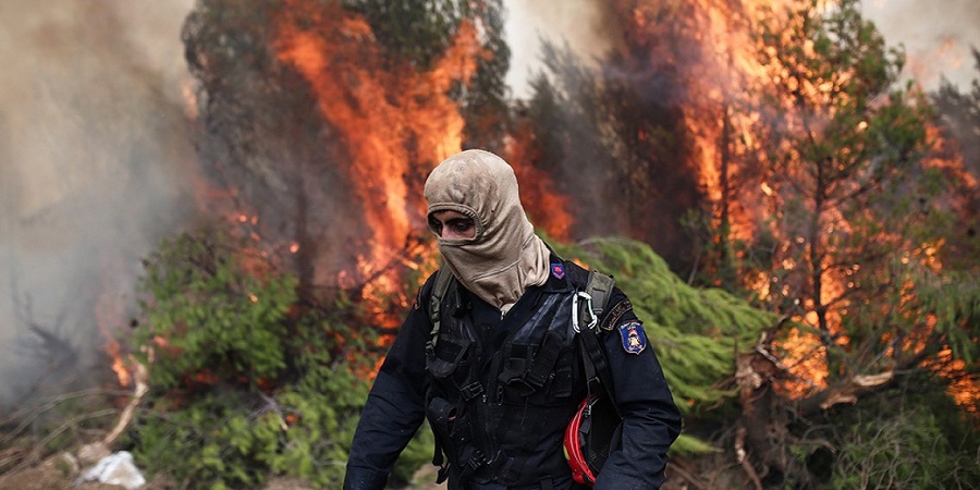 Μεγάλη φωτιά στα Χανιά - Απειλείται χωριό