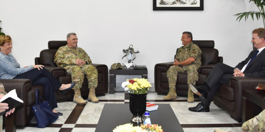 Στην Κύπρο ο αρχηγός του στρατού των ΗΠΑ – Συνάντηση με μηνύματα στη Λάρνακα - ΦΩΤΟΓΡΑΦΙΑ