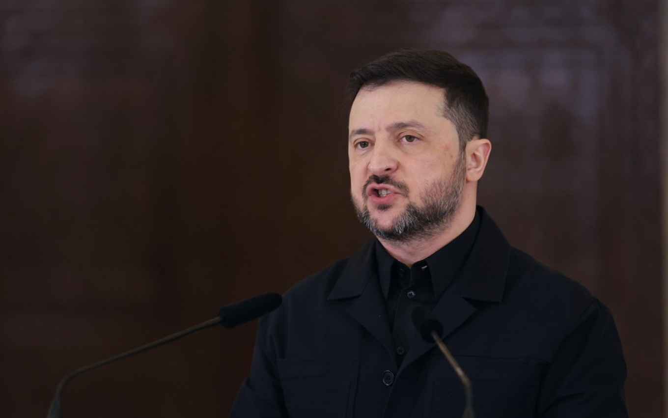 Ο Ζελένσκι ανακοινώνει κατάπαυση πυρός από τα μεσάνυχτα της Τρίτης