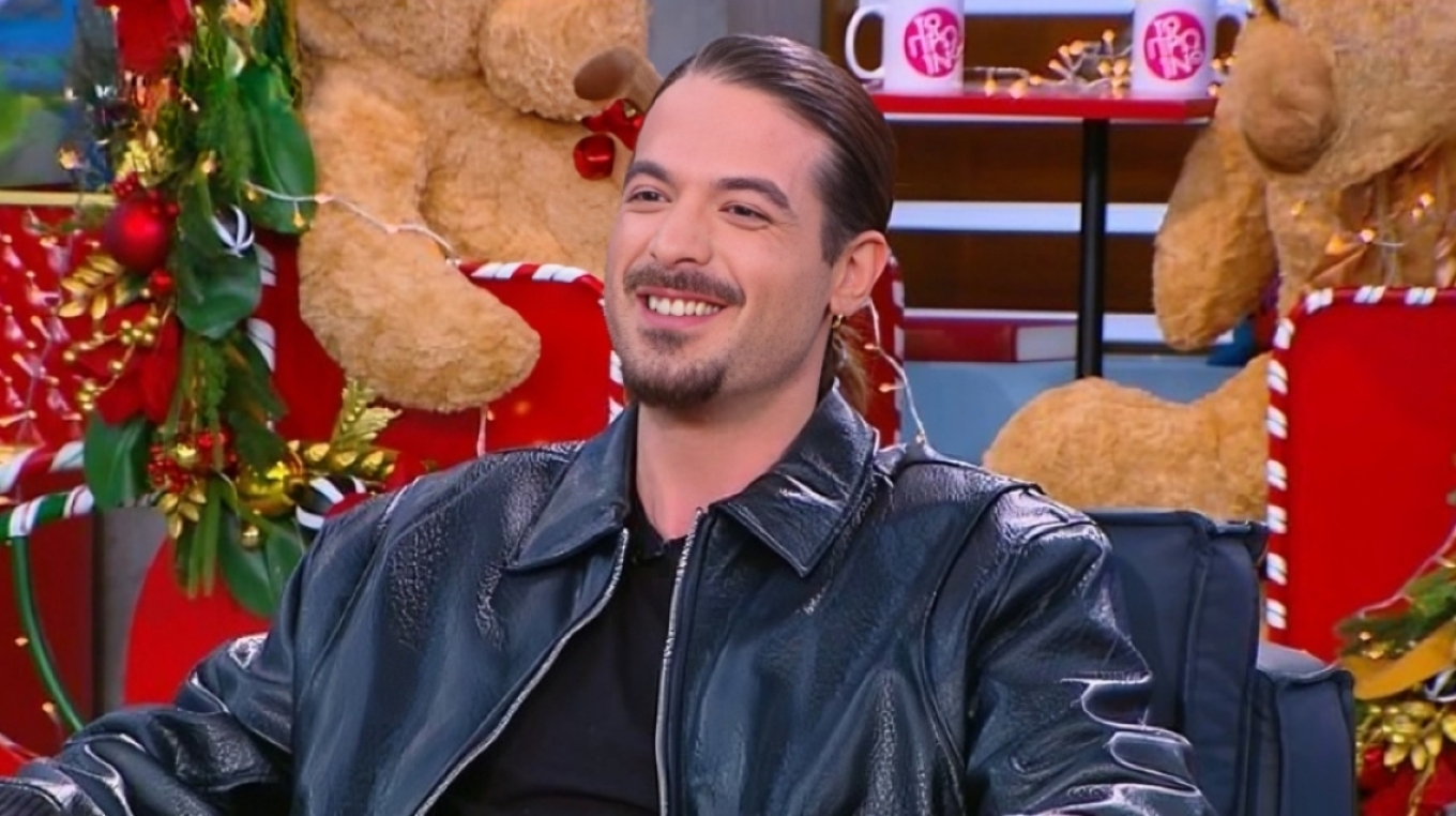 Ο Άρης Μουγκοπέτρος έδειξε το τεχνητό μέλος στο χέρι του - «Μπαμπά το μιμί πέρασε»